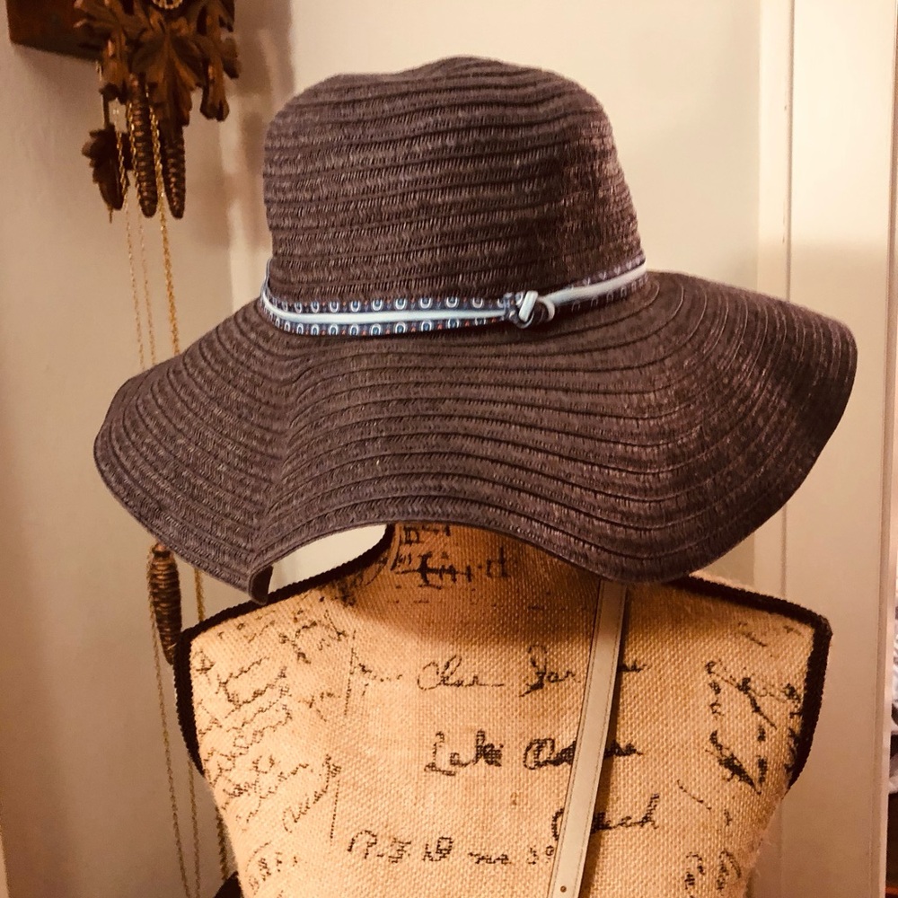 Vera Bradley hat